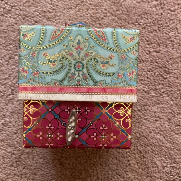 Music Box - Jewelry Box- Embellished 🎶🎼 - Picture 2 of 5